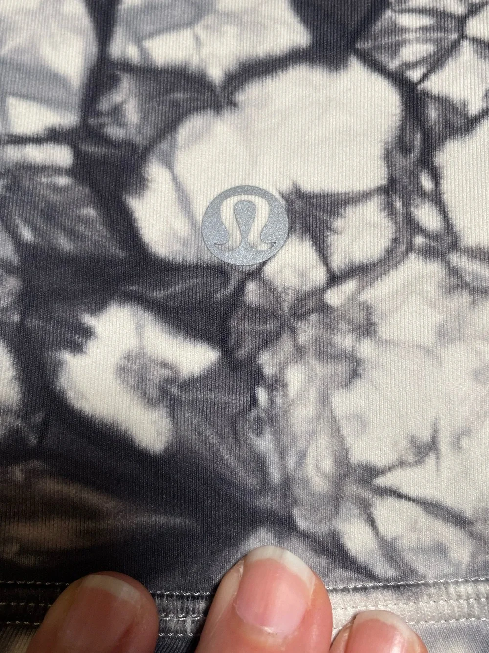 Lululemon Wunder Under high-rise leggings in a cement grey tie-dye print. Size 4